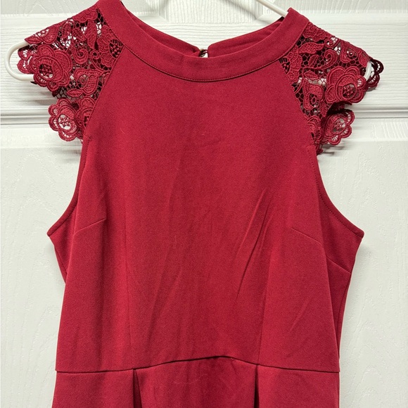 Wine-Coloured Lace Capped Sleeve Mini Dress - Picture 5 of 8